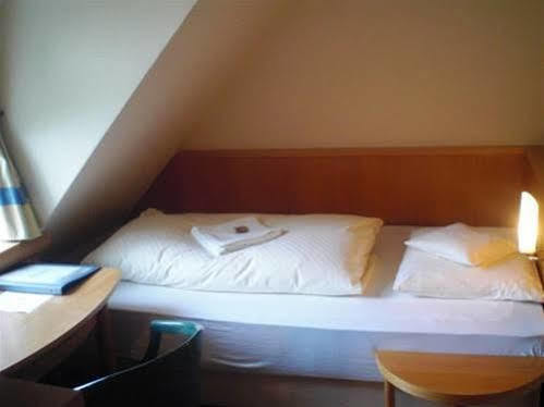 Lola Hotel 4*